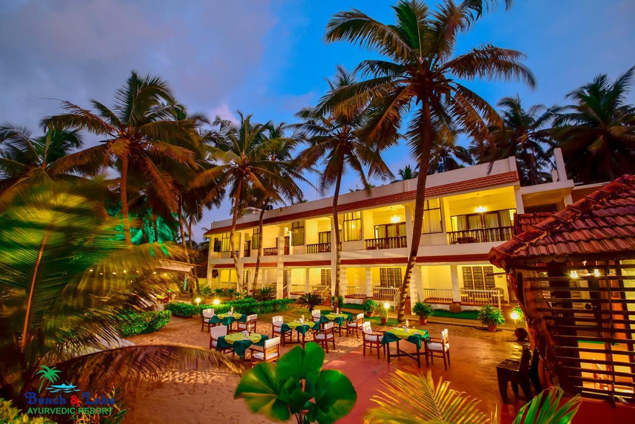 Beach And Lake Ayurvedic Resort, Ковалам Екстериор снимка