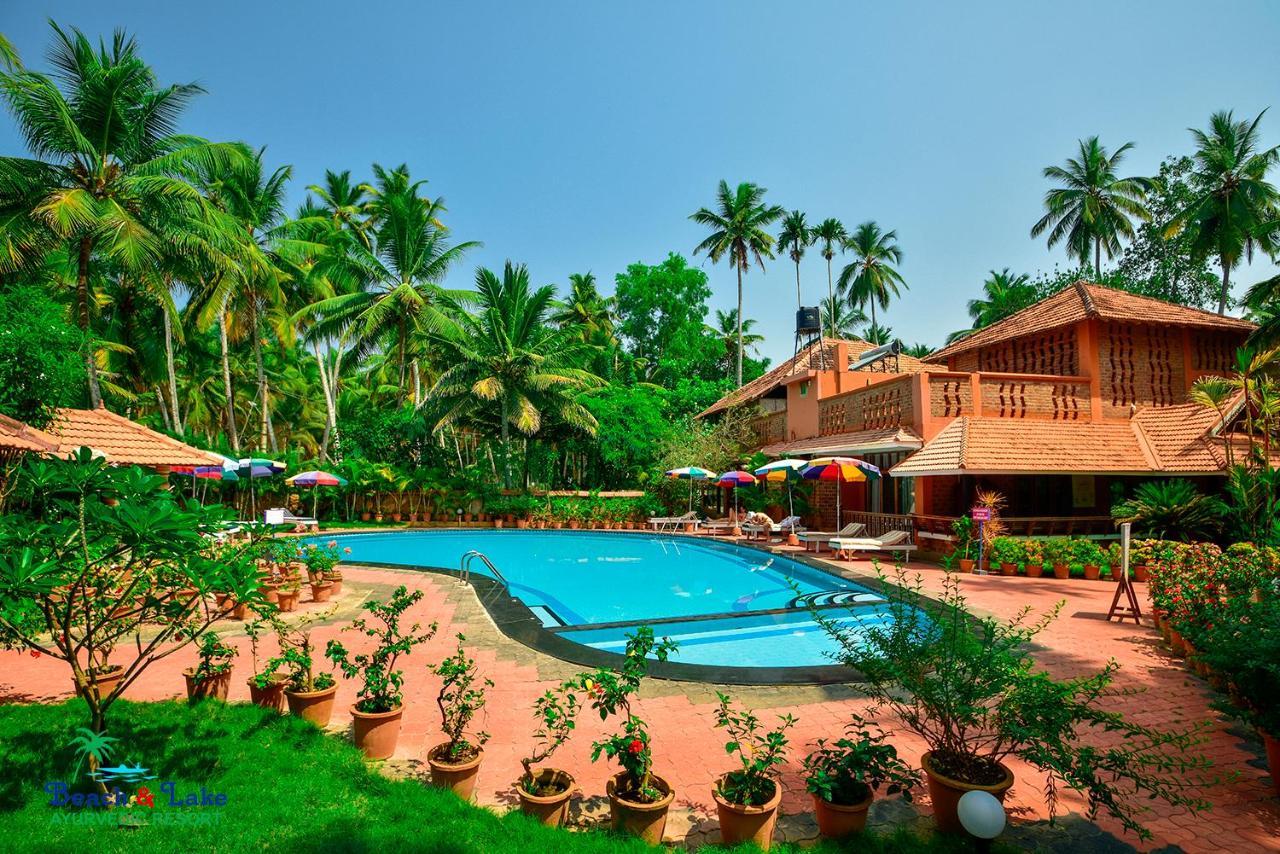 Beach And Lake Ayurvedic Resort, Ковалам Екстериор снимка