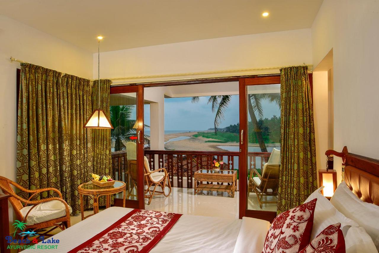 Beach And Lake Ayurvedic Resort, Ковалам Екстериор снимка