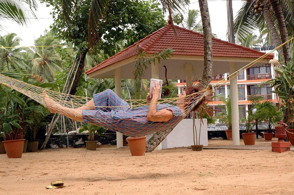 Beach And Lake Ayurvedic Resort, Ковалам Екстериор снимка