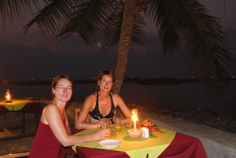Beach And Lake Ayurvedic Resort, Ковалам Екстериор снимка