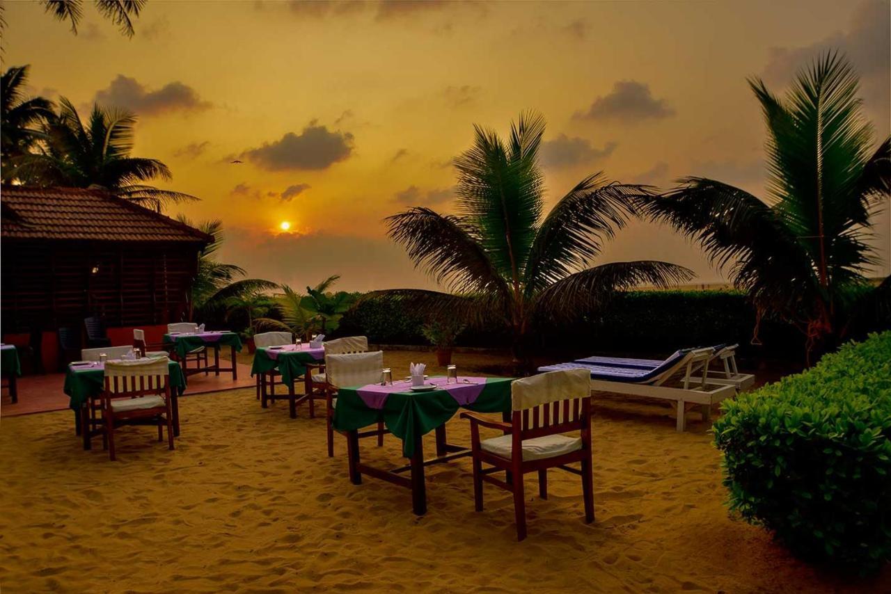 Beach And Lake Ayurvedic Resort, Ковалам Екстериор снимка
