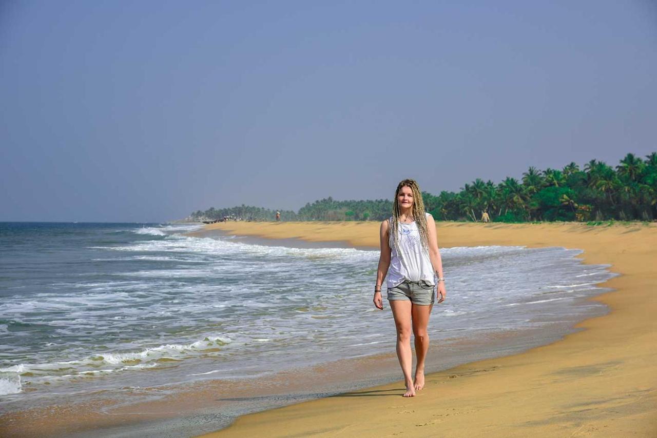 Beach And Lake Ayurvedic Resort, Ковалам Екстериор снимка